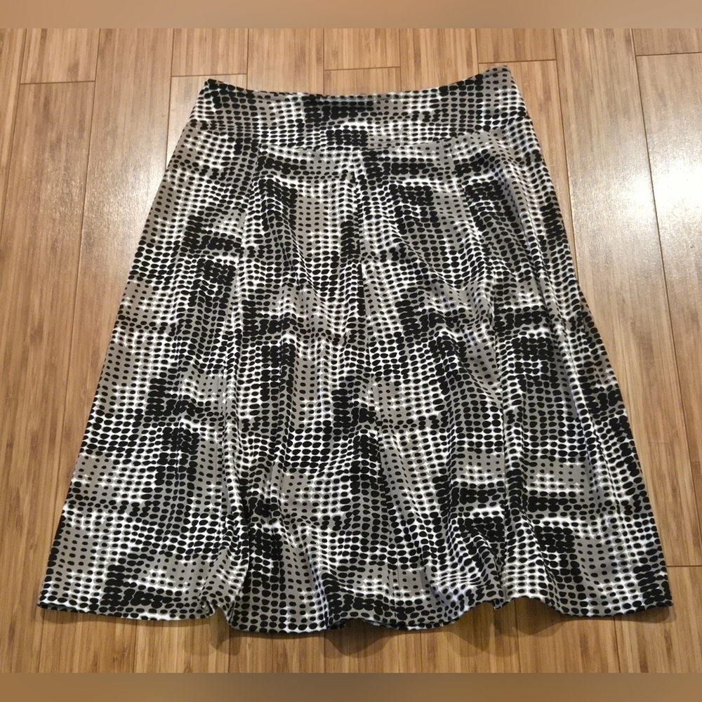 NWOT Liz Claiborne Skirt